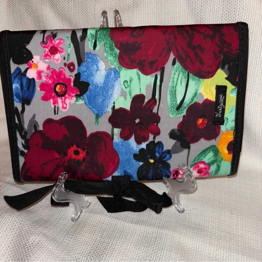 Thirty one Floral Print with Black Trim Kindle Cover Case